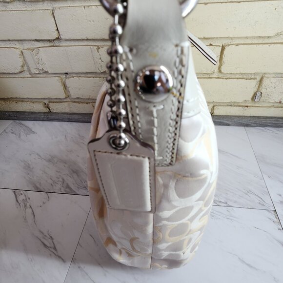 Like New Rare Coach Signature C's White & Cream Shoulder Bag Purse - Picture 14 of 16